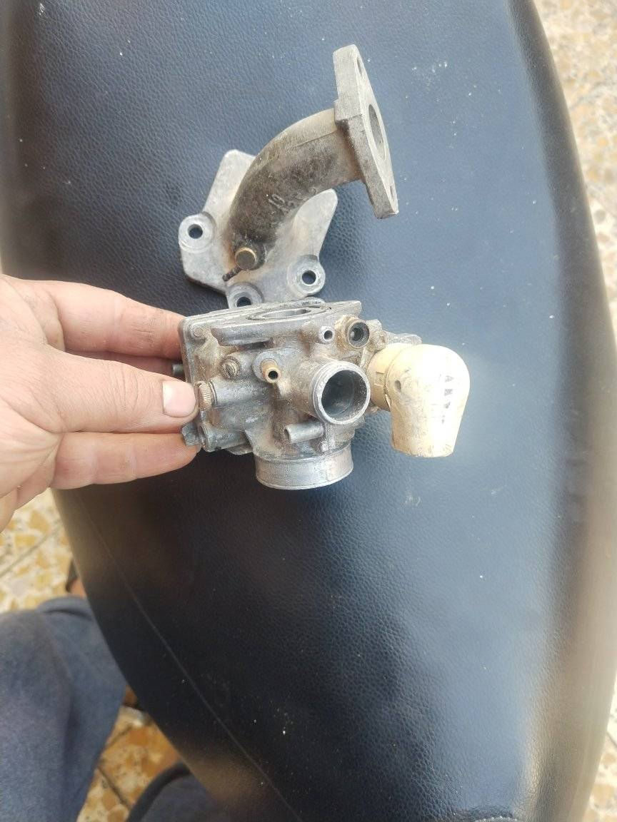 كابريتر اصليه مع قاعدتهة مال دراجه ساسوكي رياضي السعر خاص ***********
