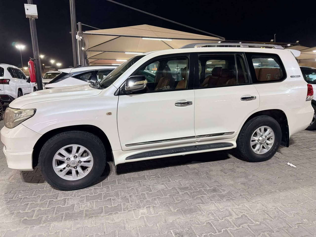 سلام عليكم 
جكساره ٢٠١١ ستينيه 
فول مواصفات 
ومواصفات الجكساره معروفه 
سياره مكفوله كفاله عامه من عده الدعميات مصبوغات الجماليه فقط 
سياره بسمي وهاذا رقمي ***********
مكان السياره كربلاء 
سعره ٣٤٠ ورقه وبيه مجال وبيكم خير وتدللون
