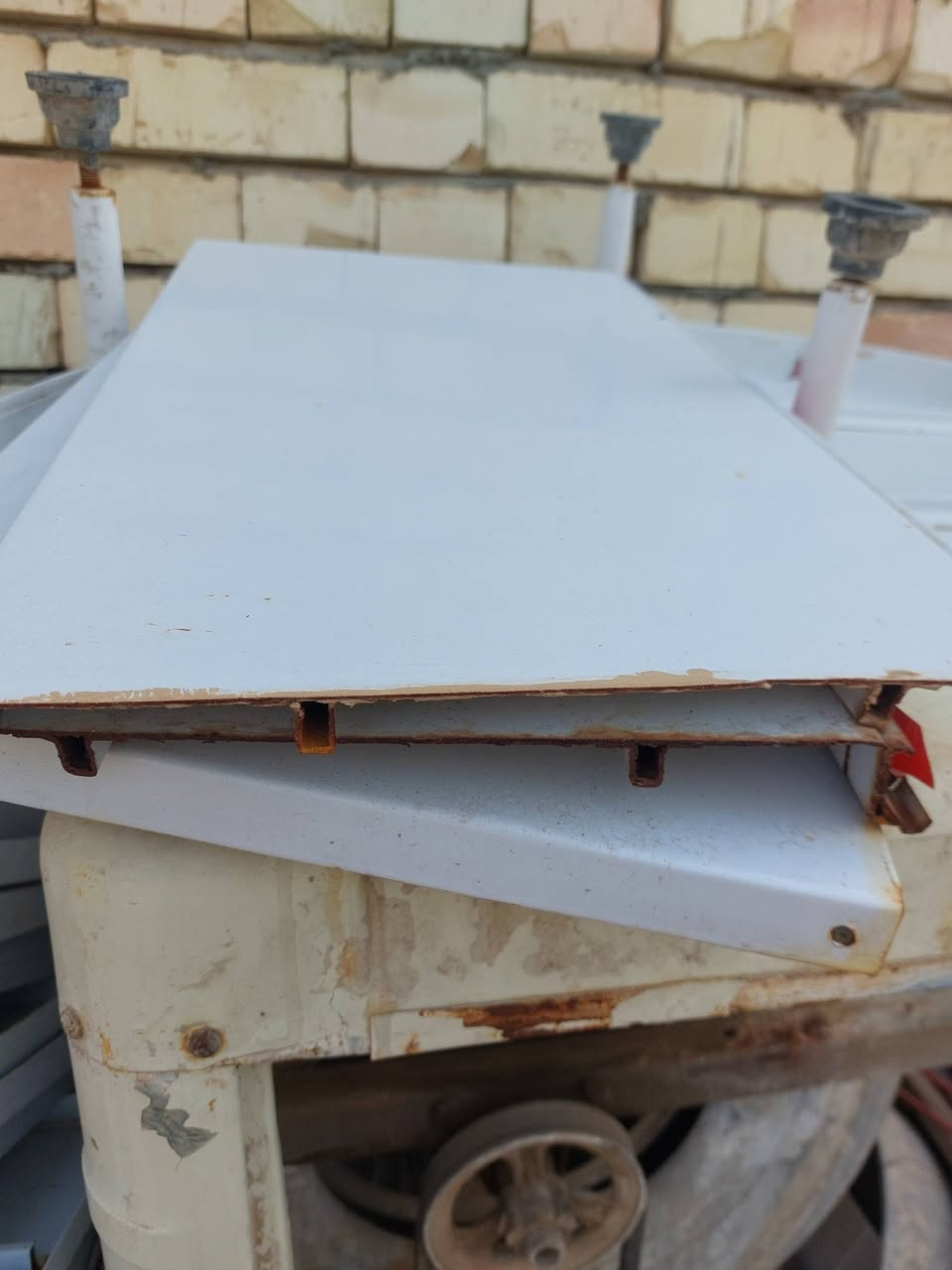 عارضة وسطية للبيع ايرانية خمسة متر ويه السفينة يصيرن ٦ عدد الرفوف (٢٥) للبيع في كربلاء
***********
