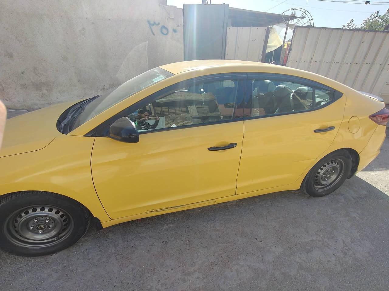 النترا 2020 وارد امريكي 
سياره جهازه وخير من الله 
تبريد تدفئه رادار 
كامره خلفيه شاشه 
بيها منضومه غاز 
محرك 2000 دوش 

سعر 138 وبيها مجال بسيط 
سياره بسمي تحويل ثاني يوم 
رقم بغداد  عنوان السياره بغداد حي بتول قرب العبيدي 
رقم  صاحب السياره 
***********
