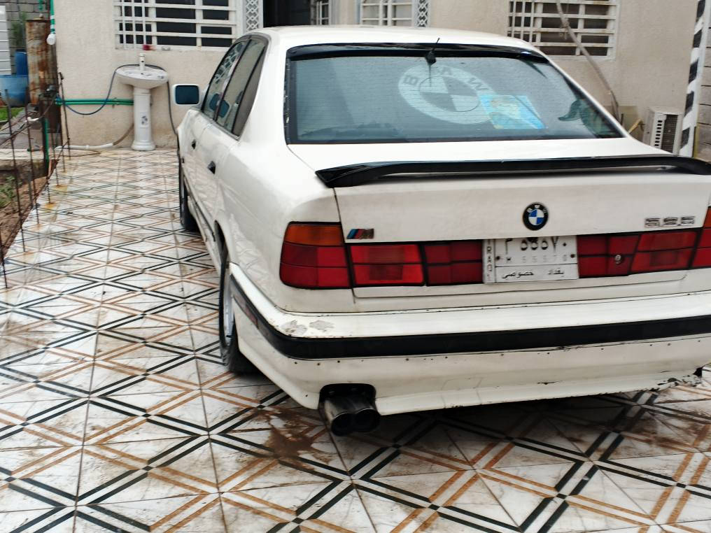 السلام عليكم BMW525اصل سنويه قبل تقريبا 6اشهر انتهت رقم بغداد شبه مميز جاهزه للتحويل  محرك6مسكر كير اوتو شلعه ومعدل طياره ✈️

جام كهرباء شغال
 تبريد  
 لايت عالي زنون ناصي زنون بلوجكترات زنون
اشاير رباعيه وسوارت والبدعاميه كلهن شغالات
 سنتر لوك
 بيها شاشات ثنين وحده MB3   والثانيه داش كام امامي خلفي
 دشبول وكشنات جلد نضيفات 
باتري قبل 5ايام شاده
 تخم دسكات امامي وفلنجات قبل اسبوع بدلتهن ب130الف
 البدي مكفول من الكصه ونقل الجثه والباقي شوف العين 

بالنسبه للسعر  رمشلي وانا اخابرك اكلك ابيش
كل التفاصيل ذكرتهن  
مكاني بصره  *********** واتساب
‏‪***********‬‏ اتصال البصرة, العراق
