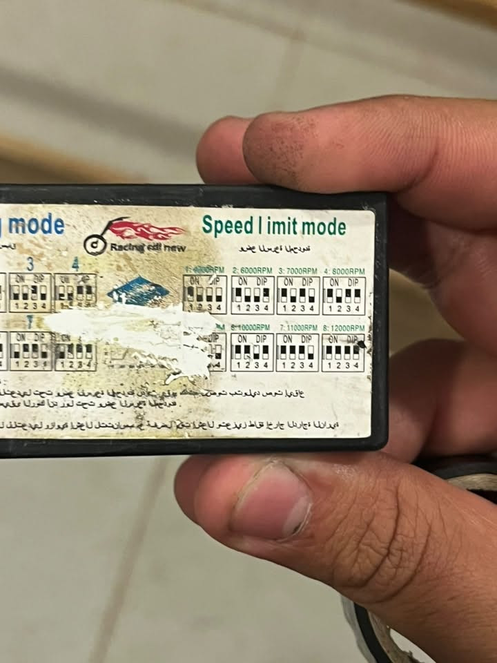 سلام عليكم غراض للبيع مكلف بل نشر تانكي شلامجه لون ابيض بعده ما مستخدم والصفاحيات بدون علايم سعره 30 درع مكينه الجوه سعره 10 نشره لون ثلجي حلوه ومرتبه سعره 10 عقل رياضي سعره 8 بعده بل جيس علامه إماميه للحربي ب 6 الأسعار هاي نهايتها للتواصل ***********
