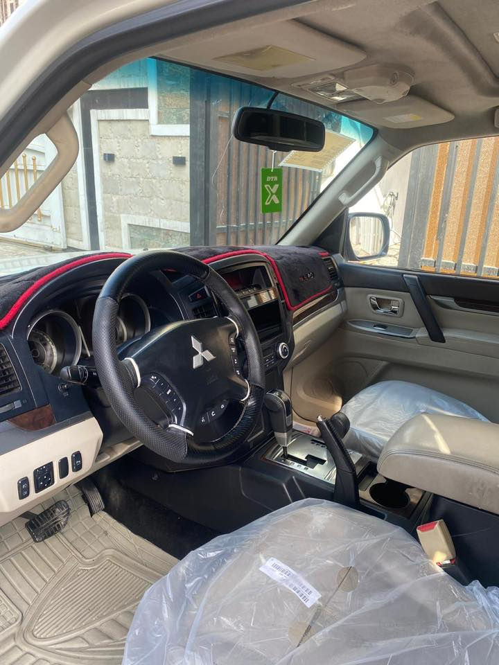 باجيرو خليجي حبتور موديل (2011) بدون صبغ بدون ضربه فول مواصفات ماشيه (100) كم 
فتحه سقف 
دمام خلفي 
حساسات 
كاميرا 
كشنات جلد 
مكان السياره بغداد السعر (153) بيه مجال بسيط للاستفسار(***********)
