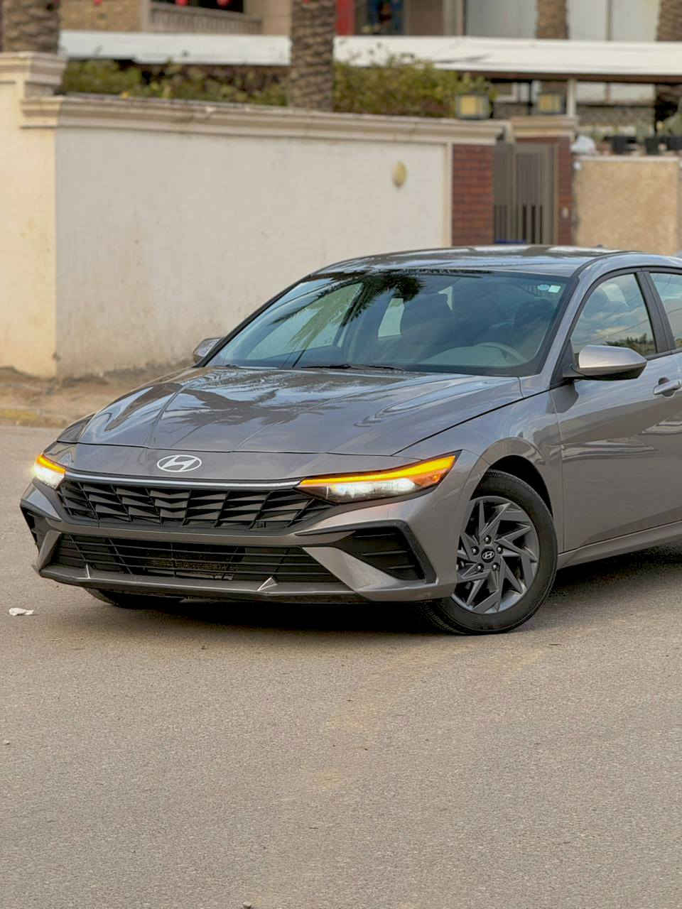 هيونداي النترا وارد امريكي 2024 (بدون رقم) محرك 2000 دوش دخول جديد ممشاها 23 mil مواصفات رادارات توقف ذاتي تحكمات انظمه تشغيل عن بعد شاشه متصلة ويل كب كروم كاميرا دواره مواصفاتها هوايه ومعروفه حادثها فقط البنيد ومصلح نفسه لا شاصي ولا لغد كفاله تبريد شرط ليبل واحد حتى البنيد نفسه مصلح السياره بالواقع احلى من الصور بهوايه مكاني بغداد الغدير ساحه ميسلون 
*********** ملاحظه بدون رقم السيارة نزل رقم 3 بالتعليقات لمعرفة السعر
