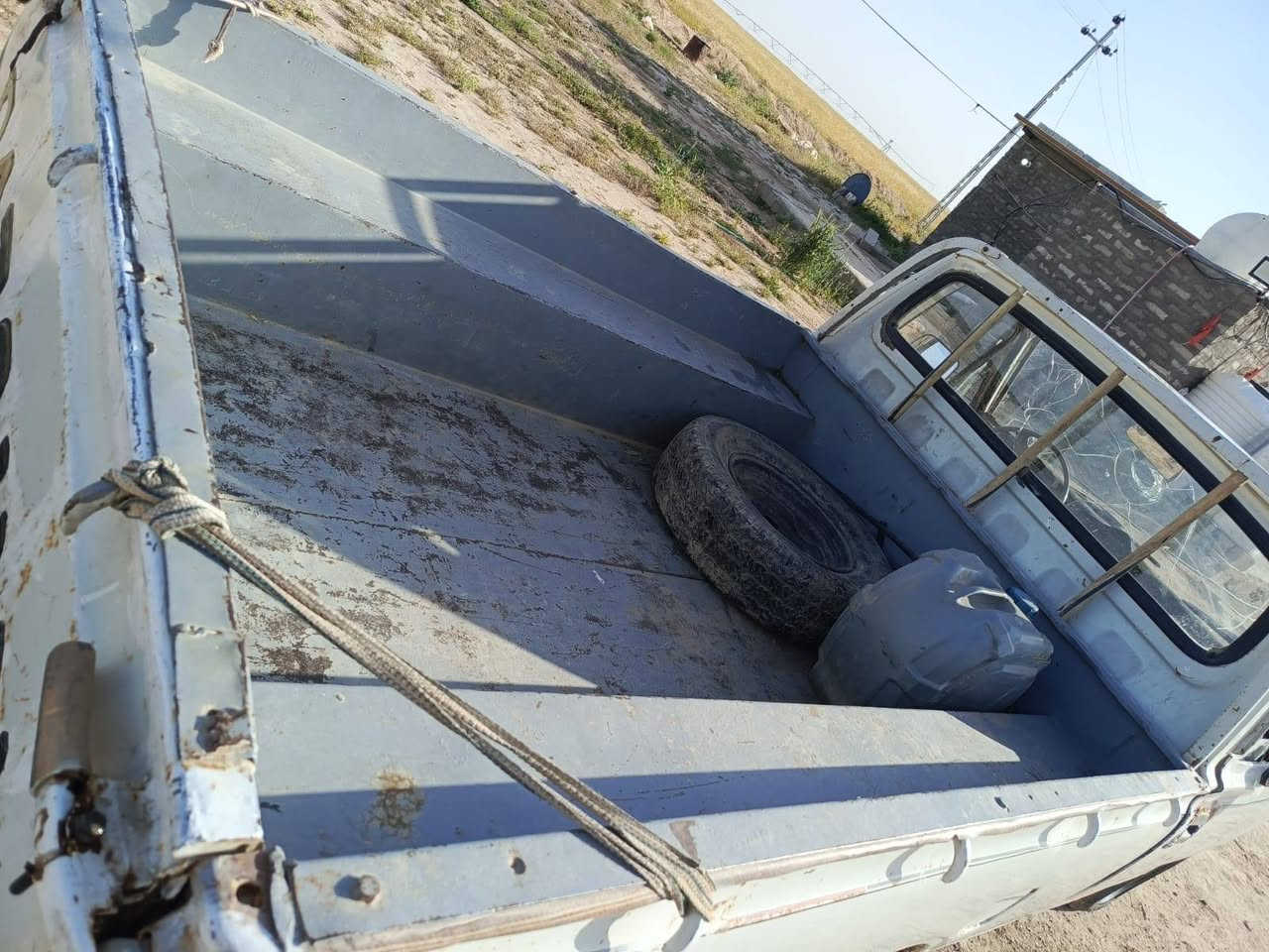 للبيع 
بيك اب داتسن موديل 79
محرك يصرف 
تريد تحويل تريد وكالة جاهز 
السعر 15 
0750 830 9833
