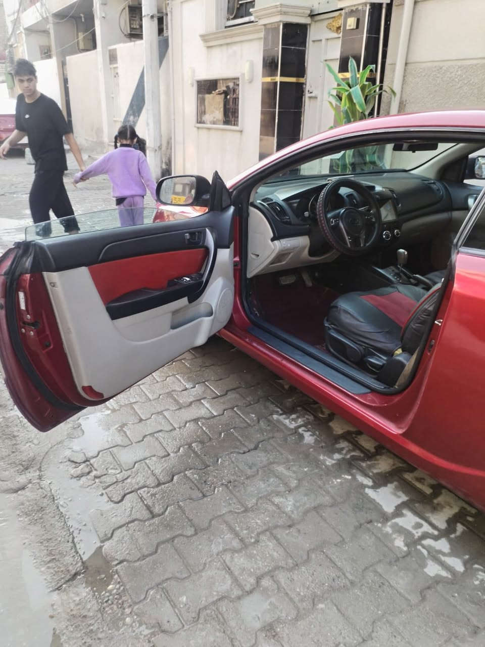 السلام عليكم
للبيع كيا فورتي موديل 2010 كوبيه تك باب لون ماروني غامق السياره رقم بغداد انكليزي باسمي 2026  مكينة 2000 ضررها فقط خشم الجاملغ والبنيد مبدل لالغود ولا شواصي صبغتها عام نفس اللون للجماليه وصورها قبل الصبغ موجودة سيارة نظيفة مبدللها صدر امامي خلفي جديد قبل سبوعين مشط ودبلات زوج تايرات جدد مكينة صارلها يومين بيها دخان ابيعلك ناقص مكينة شكد بالسوك تنزل من سعر السيارة 75 ورقه ونقص منها سعر المكينه بعد الاتفاق مكاني بغداد الحرية *********** /***********
