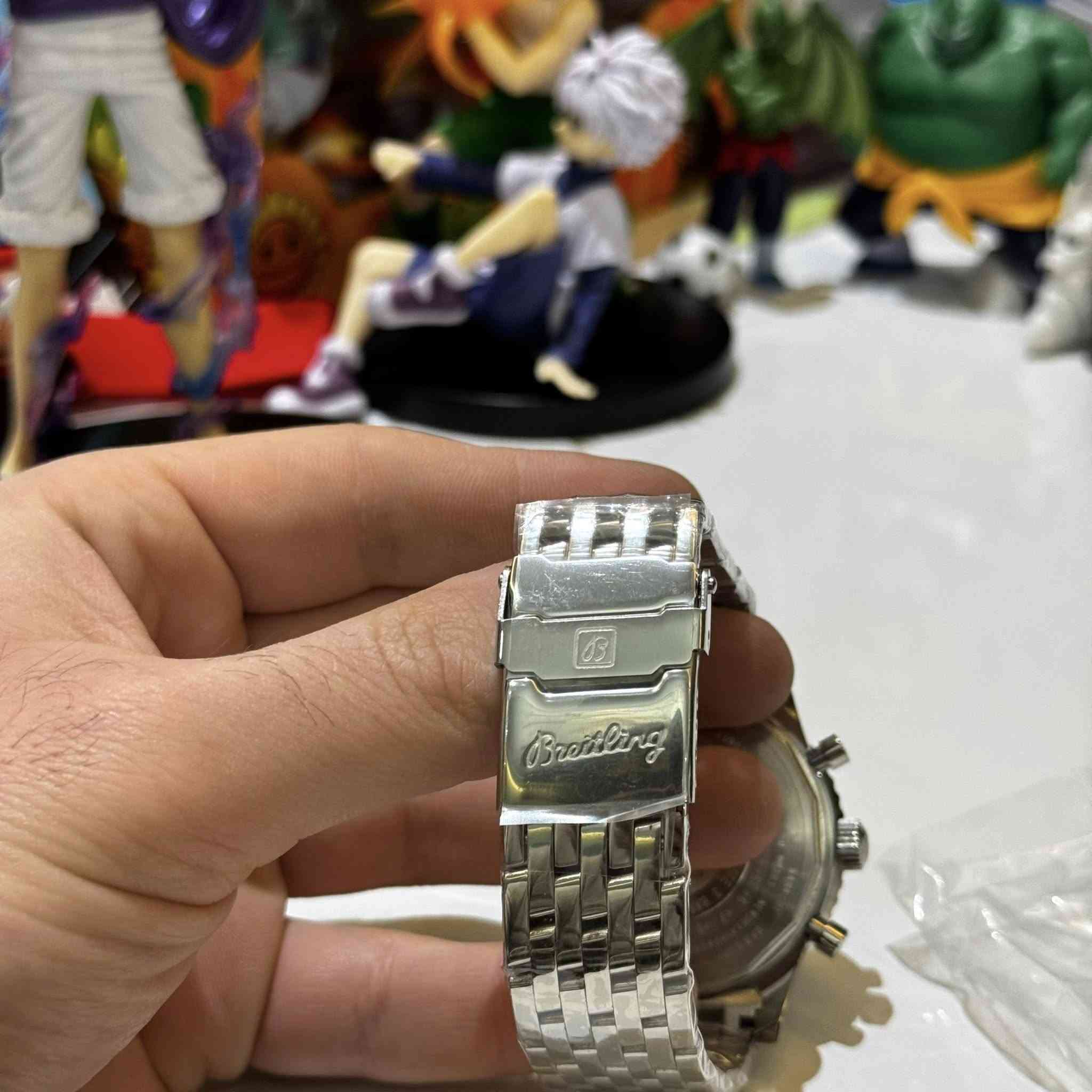 ساعة الطيارين برتلنك اصلي 
مختومة من كل مكان والظهر قصة ثانية
المينة لون البحر و السناتر كلها شغالة الساعة تخبل وبالواقع احلى من الصور
مزاد تجيب سعر تنباع مباشرة
توصيل محافضات متوفر


**إذا كنت صاحب هذا الإعلان وتريد حذفه لأي سبب، رجاءا أرسل رسالة إلى الدعم الفني**