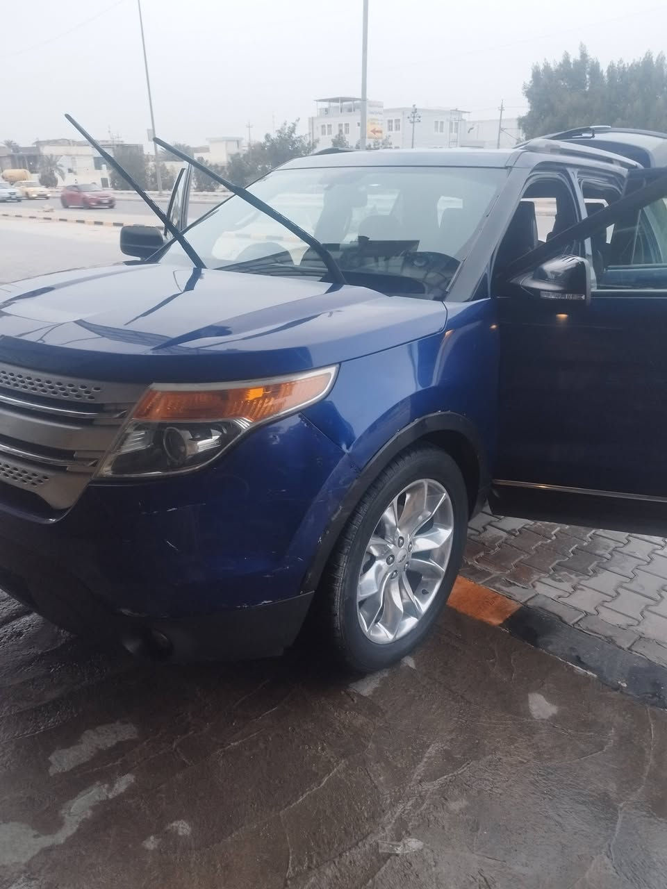 للبيع سيارة فورد اكسبلور موديل 2013 وارد امريكي اللون ازرق نيلي السعر 125 ورقه مع المجال القليل الرقم انكليزي بابل باسمي سنوية مجدد حديثا نافذه لغاية 2031 الاضرار الجاملغ خلف السائق 
المواصفات
1• مكينه جديدة
2• كير جديد
3• شاشة لمس
4• تبريد ثلاث قطع ثلج
5•تدفئة شغاله
6• كشنات اماميه كهربائيه
7• حساسات وكاميرة خلفيه
8• المري الجانبيات رادار و وبلاجكتور ترحيب و هيتر
9• تحكم استيرن الجهتين
10• ويل كب بلادي
يوجد فيها مواصفات اخرى
الاتصال على الرقم ***********
