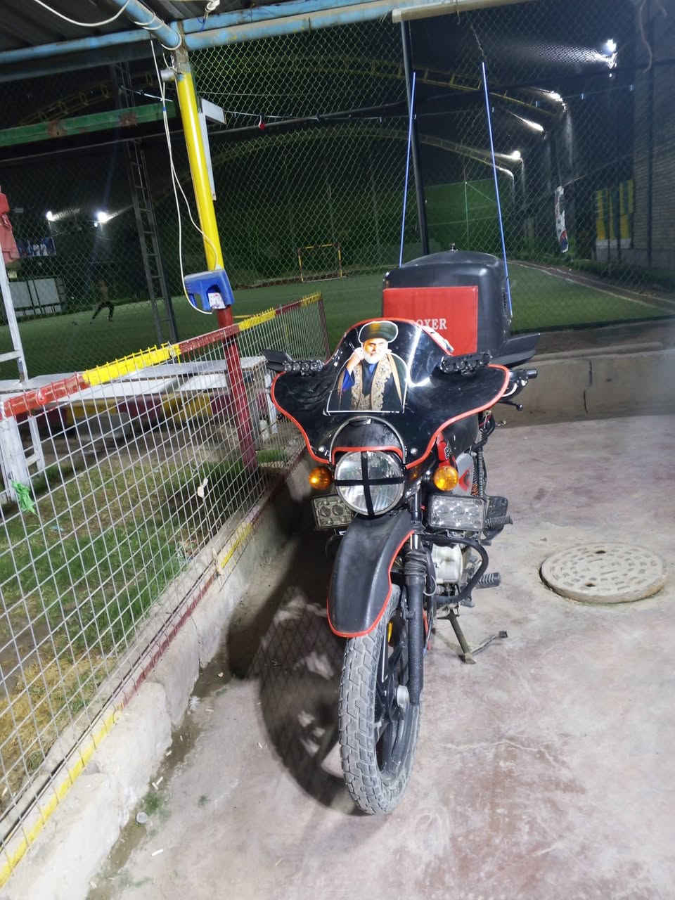 الهم صلي على محمد وآل محمد  .
دراجة نوع بوكسر. 
موديل 22 محدثة 23
ملاحضة دراجة بدون صندوك او ما مرقمة 
دراجة خير من الله 
بكاني بغداد سعر. مليون 600 
***********
