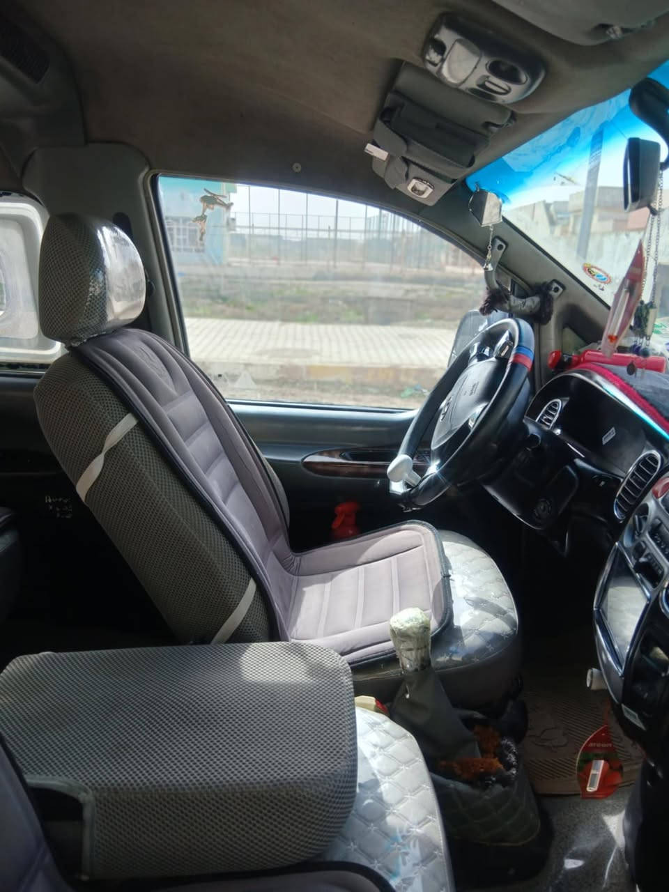 السلام عليكم 
ستاركس 2006 فول مواصفات سياحي مكينه مفتوح خير من الله قبل كم شهر جفتته كير عادي مكفولة كفالة عامة تبريد وتدفئة كلهن شغالات مسجل شاشه رقمه ديالى سنويتها لل٢٧ العنوان ديالى الخالص 
السعر ٩٨ وبيها مجال 
الاتصال ***********
