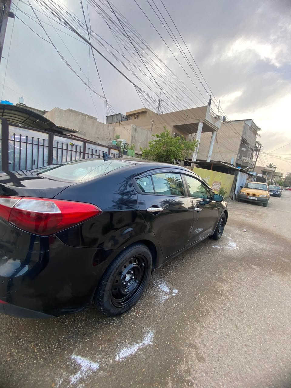 سلام عليكم كيا فورتي واردامريكي موديل2104مكينه الفين دوش مكان السياره بغدادالاتصال ع الرقم  ***********السعر 85وبيها مجال

