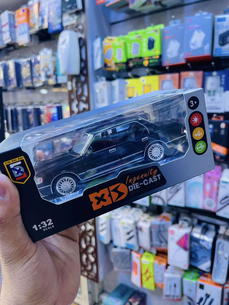 متوفر كراون نموذج مصغرى حديد 
تفاصيل كامل فتح جميع الابواب +اضائه
السعر 20 الف 
توصيل 3 الاف جميع المحافظات
للحجز مراسله وتساب
***********
