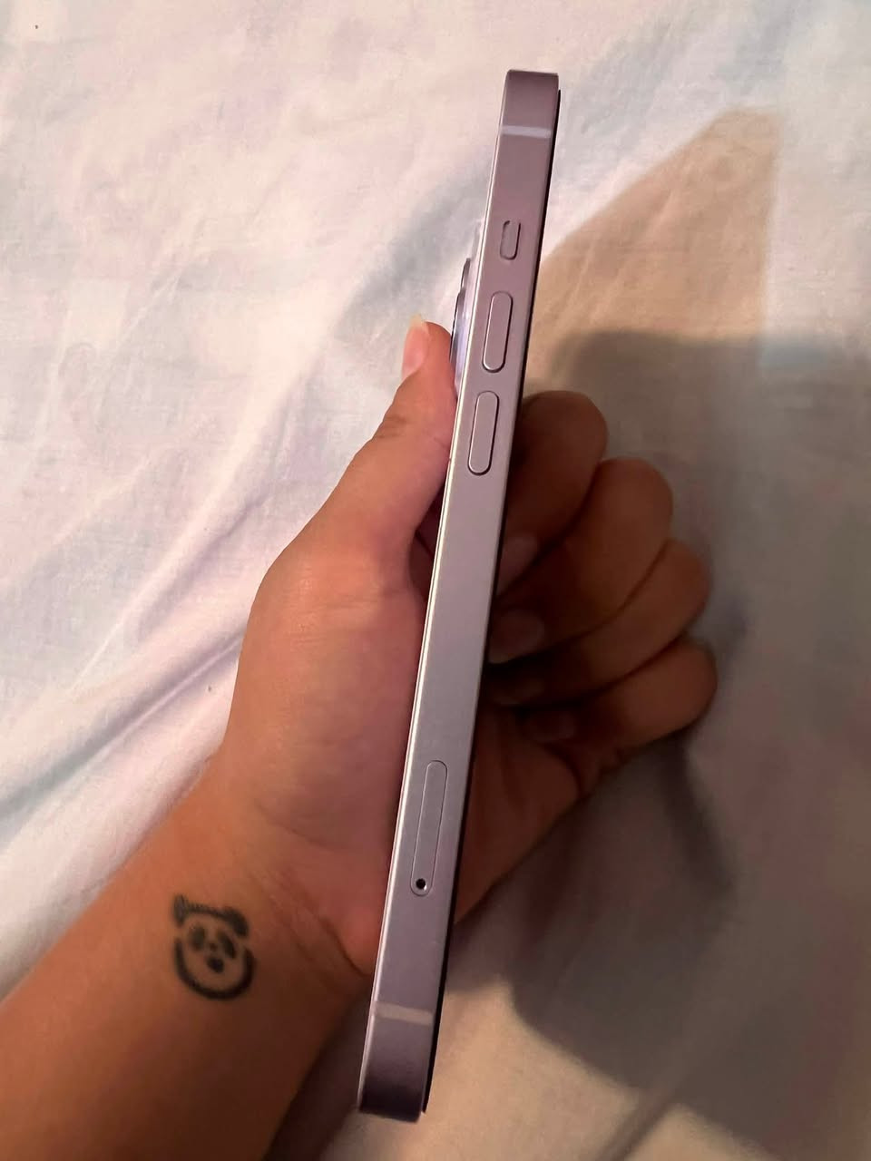 ايفون 14 عادي لون مميز ما مفتوح لجهاز ما مبدل بي شي نهائياً بطاريه 89 بلادي خدش مابي ذاكره 128 السعر 600 قفل مكاني طهمازيه ***********
