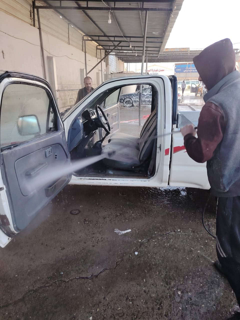 سلام وعليكم بيكم   موديل 2000 رقم نينوى جديد مسطره شرط تحويل سبق عام داخل البوند شركه محرك ذهب؛ شاصي ذهب السعر ٥٧ ورقه بي مجال بسيط ***********  موصل حي الكرامه
