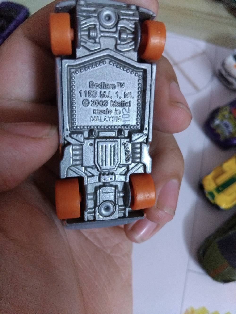 سيارات حديد هوت ويلز و ماجوريت اصليات سعر القطعه 1500 و سعرهن كلهن 18 الف وي التوصيل