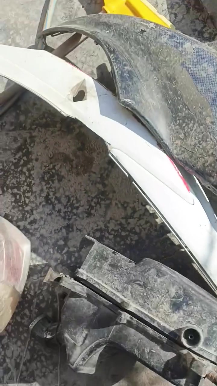 ما السلام عليكم شباب غراض سكنس كلمن وسعره مثل ما موضح بل فيديو + راس لايت فحل ابيض كل شي بي كامل عوزه بس كلوبات رقمي *********** هاذ بي بس واتساب ما متواجد عل فيس
