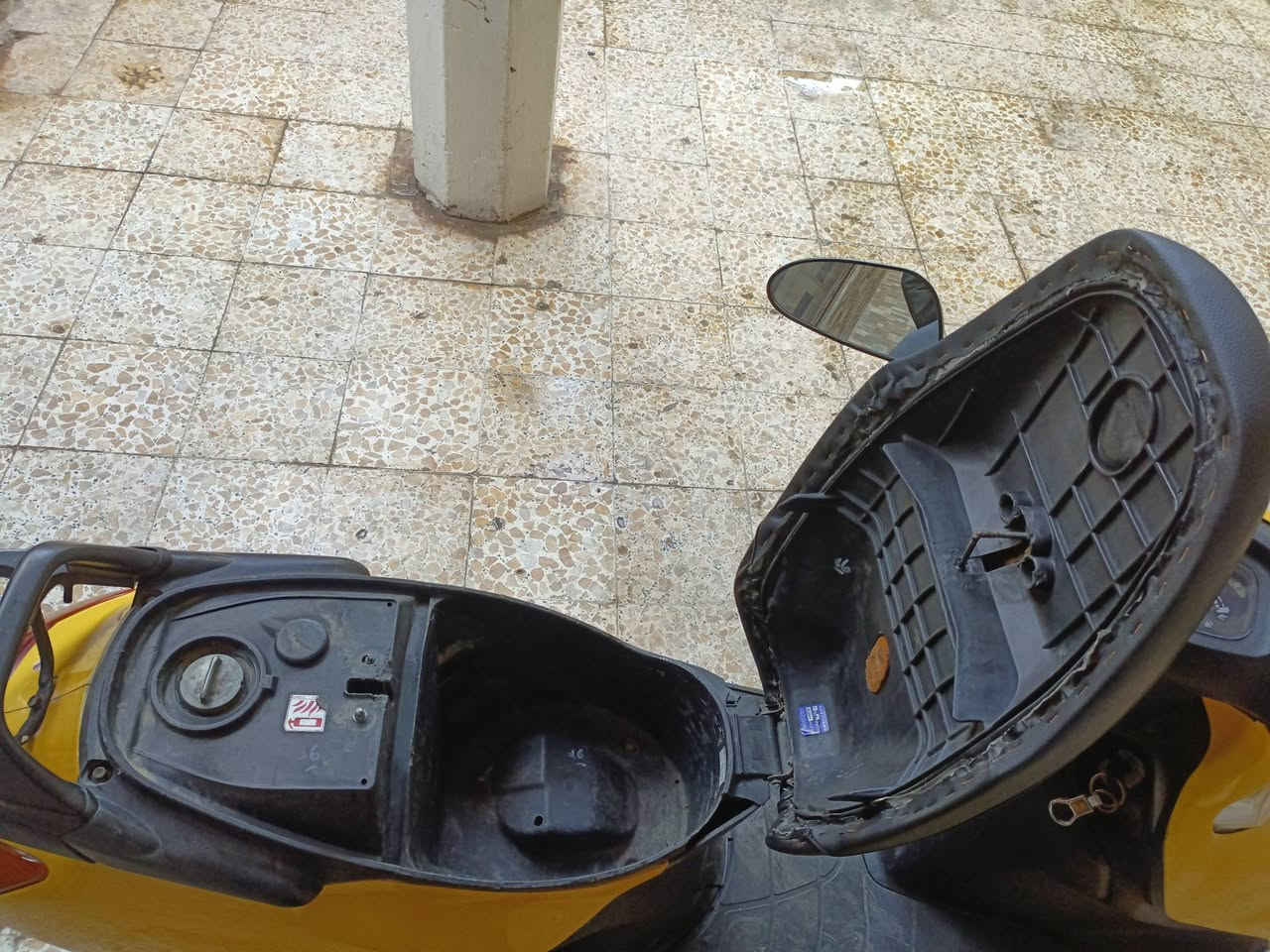 سبيسي ياباني للبيع الدراجه جديدة صارله شهرين من طالعه من المعرض الدراجه كفراته اصليه وكفاله دراجه لوك ما ماشيه هواي وكله بلاديه برغي🔩 تجاري مابيه كل نقص مابيه المكينه خرسه شرط ماتسمعه صوت ناعمه كلش فقط مبدل ولفات سعر ٧٥٠جوه سوك مكاني الكوت ***********
