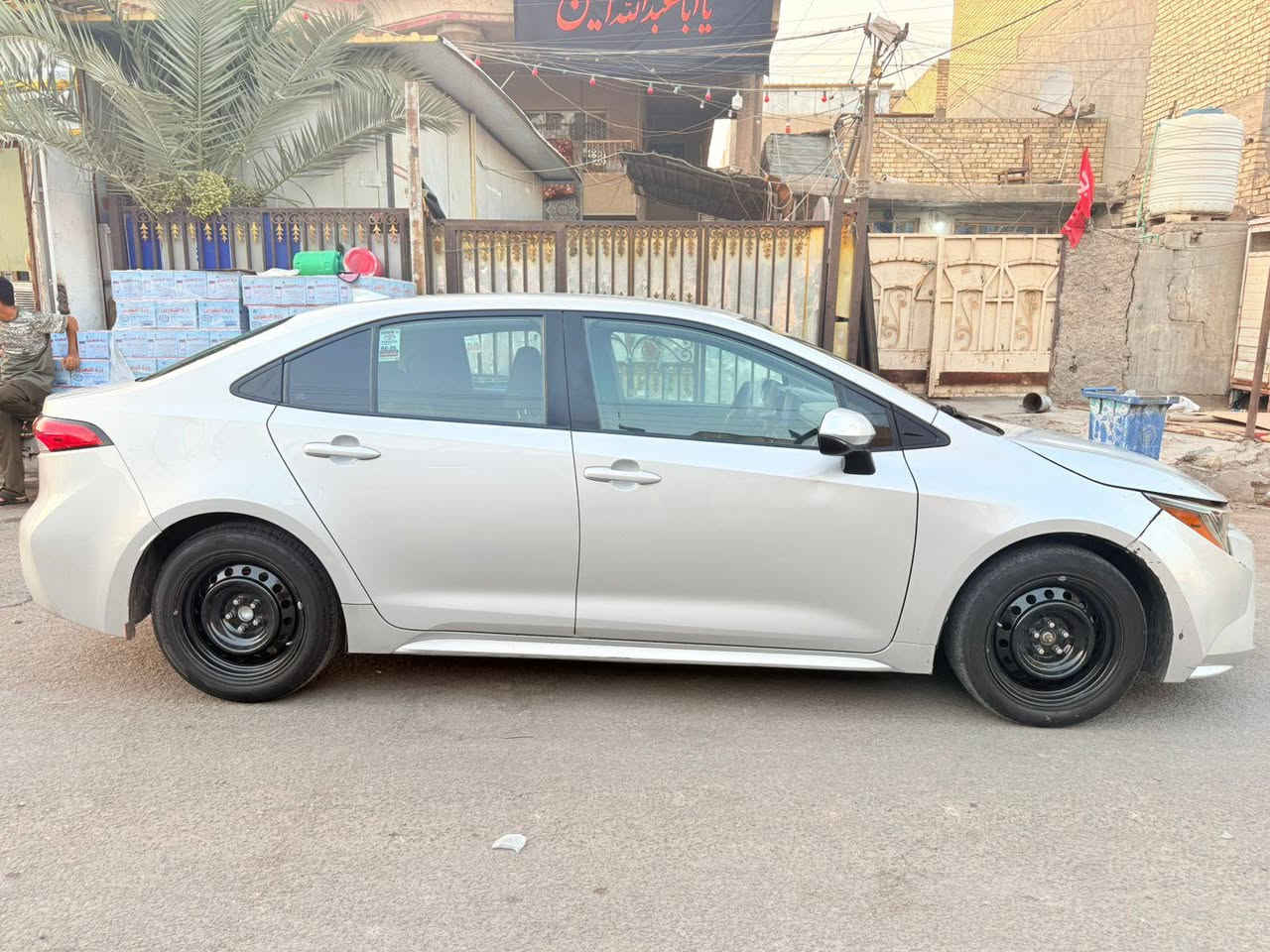 السلام عليكم
سيارة كورلا لون سلفر 
موديل LE23مكينة 2000
طاحونة
وارد امريكي حادثها شطح جاملغ وباب وشوية من الباب الخلفي 
ماشية 83الف ميل رقم بغداد بأسمي 
مواصفاتها 
تحكم ستيرن جهتين 
مانع انزلاق 
اوتو هولد 
هاند بريك كهربائي
تحديد مسار 
توقف ذاتي 
سياقة ذاتية
رادار امامي 
شاشة كامرة خلفية 
مثبت سرعة
الرقم***********
***********
