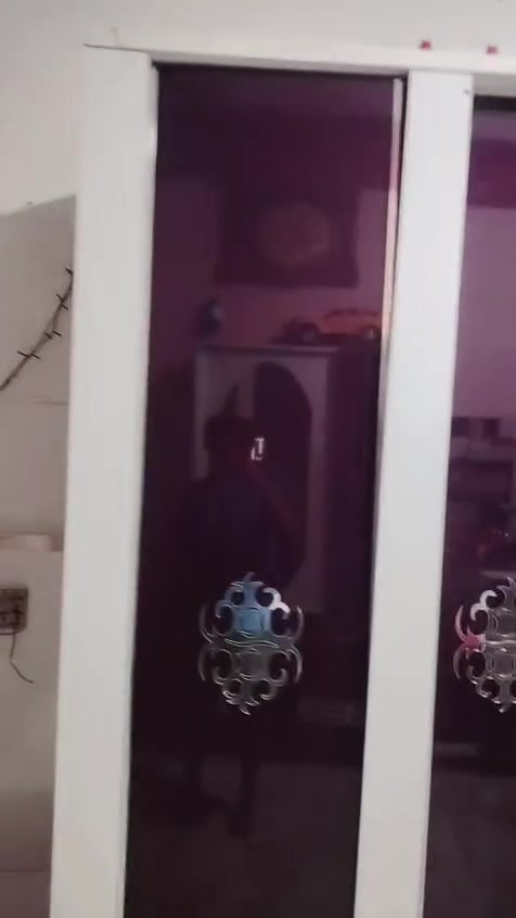 قيم وأخذ عنوان حي
