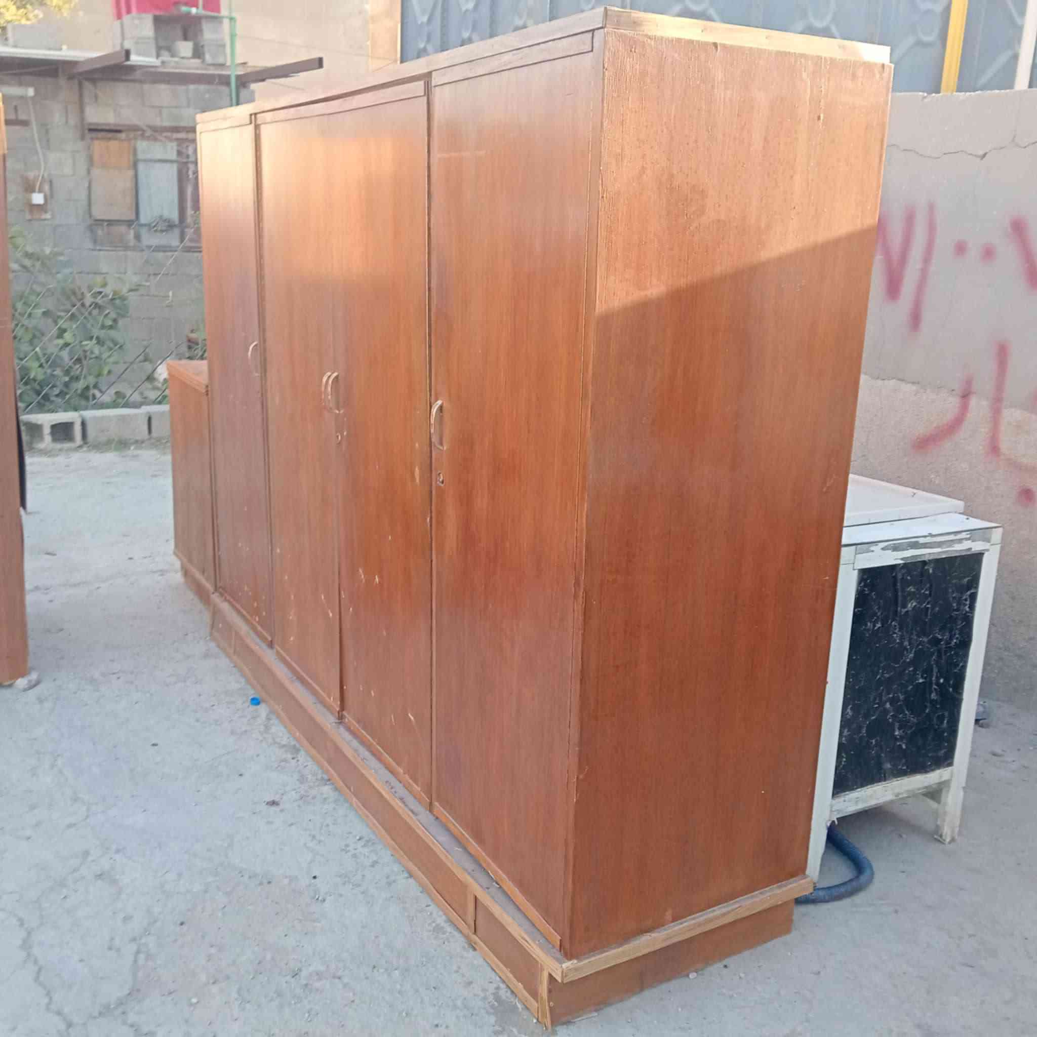 أغراض للبيع مكان زعفرانيه ***********
