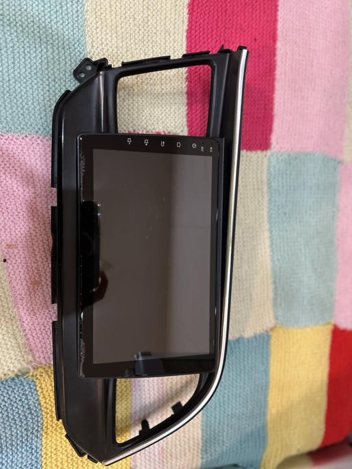 سلام عليكم شاشه تاب مال الانتره من 19 ل20 كامله هيه وفيشه والطار للبيع مكان الشعله
***********
