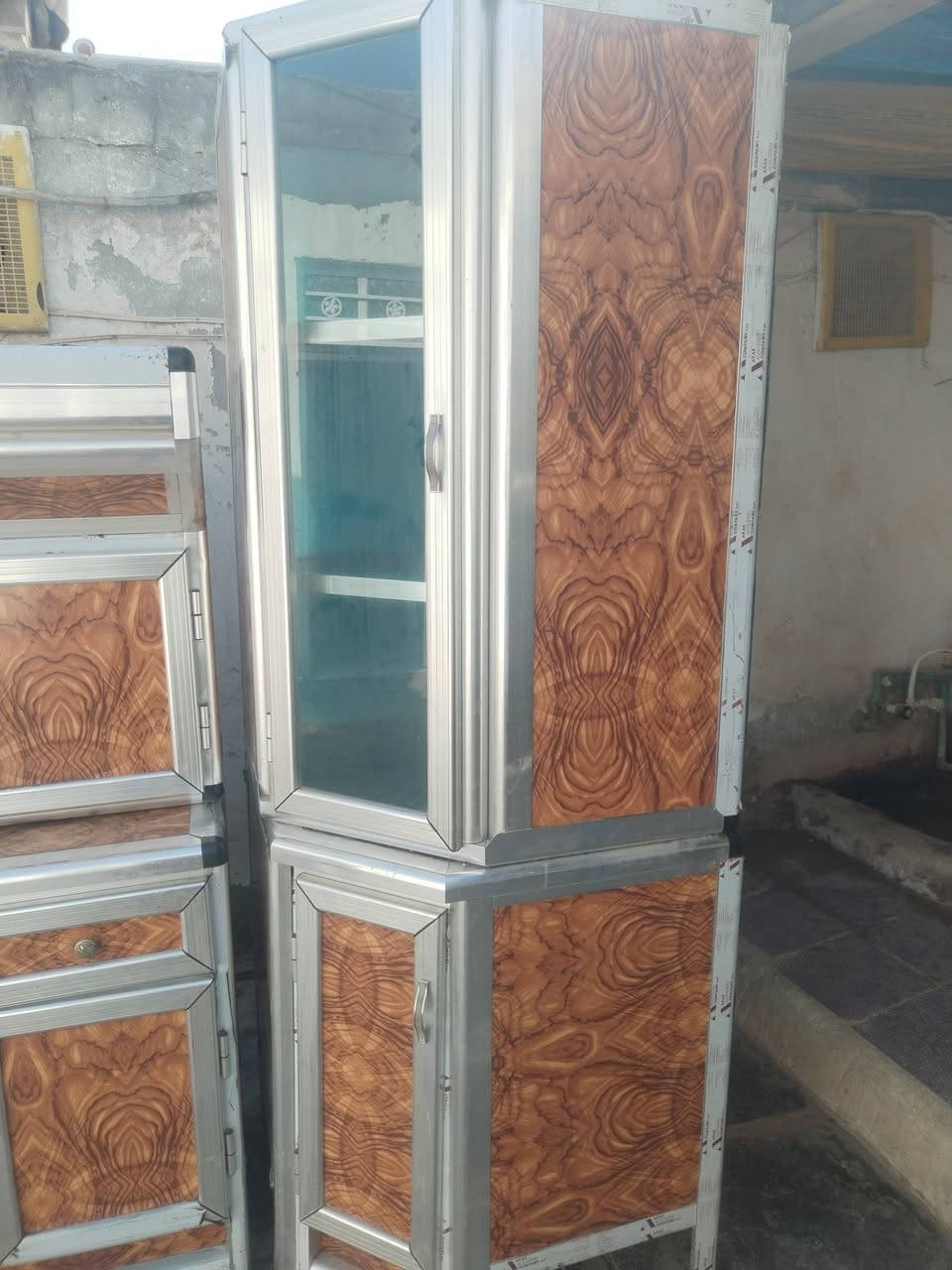 كاونتر اربع متار نضيف كلش اوصلي اوثقيل شرط انضافه اسعر 265 عنوان شطره ***********
