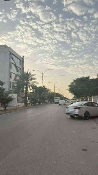 بيع مستعجل ويرهم دفعتين بيت218م ثلاث طوابق طابو صرف😍الواسطي خلف صيدلية الواسطي 
يرهم (دفعتين )ويرهم بيع على المصرف العقاري بدفع مقدمه 
  بناء 2016 😊

#الدار يتكون من ثلاث طوابق وكل طابق يشمل الصحيات 
الطابق الاول 
يتكون من ٣ غرف + مطبخ + وصحيات وترك عدد ثنين مع استقبال**
 
#الطابق الثاني*
 يتكون من ٤ غرف  واحده منهم تحتوي على بلكونه + صحيات وايضاً ترك*
 
#الطابق الثالث*
 يتكون من ٣ غرف مع سطح عدد ثنين + صحيات 
ويحتوي ايضاً على صحيات خارجيه + كراج للسيارات كبير ايضا😍

#السعر205مليون وبي مجال قليل جدا😊

***********واتس
*********** كركوك
