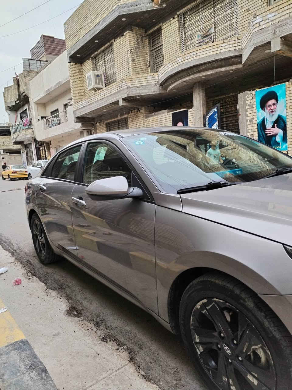 السلام عليكم
هونداي النترا 2023 وارد امريكي
محرك 2000 دوش
مواصفات sel
 بصمة
تشغيل عن بعد
رادار امامي
مثبت سرعة
تحديد مسار
الايرباكات جميعها سليمه 
عدد المسافة 60 الف ميل
رقم بغداد الانكليزي معوقين
صور الحادث مرفقة بالمنشور
للتواصل الاتصال على الرقم ***********
