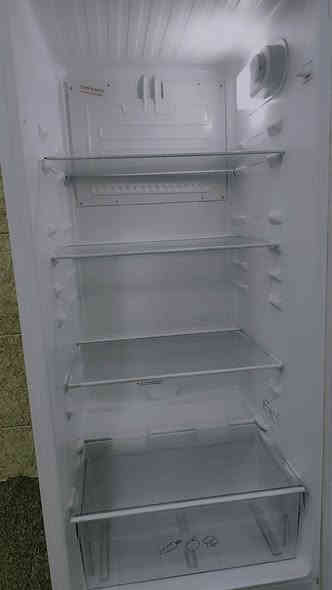 ثلاجه ارجيلك النظافه فول السعر ٢٥٠ وبيها مجال
حجمها بالضبط معرف بس مو جبيره ولا صغيره
*********** موصل
