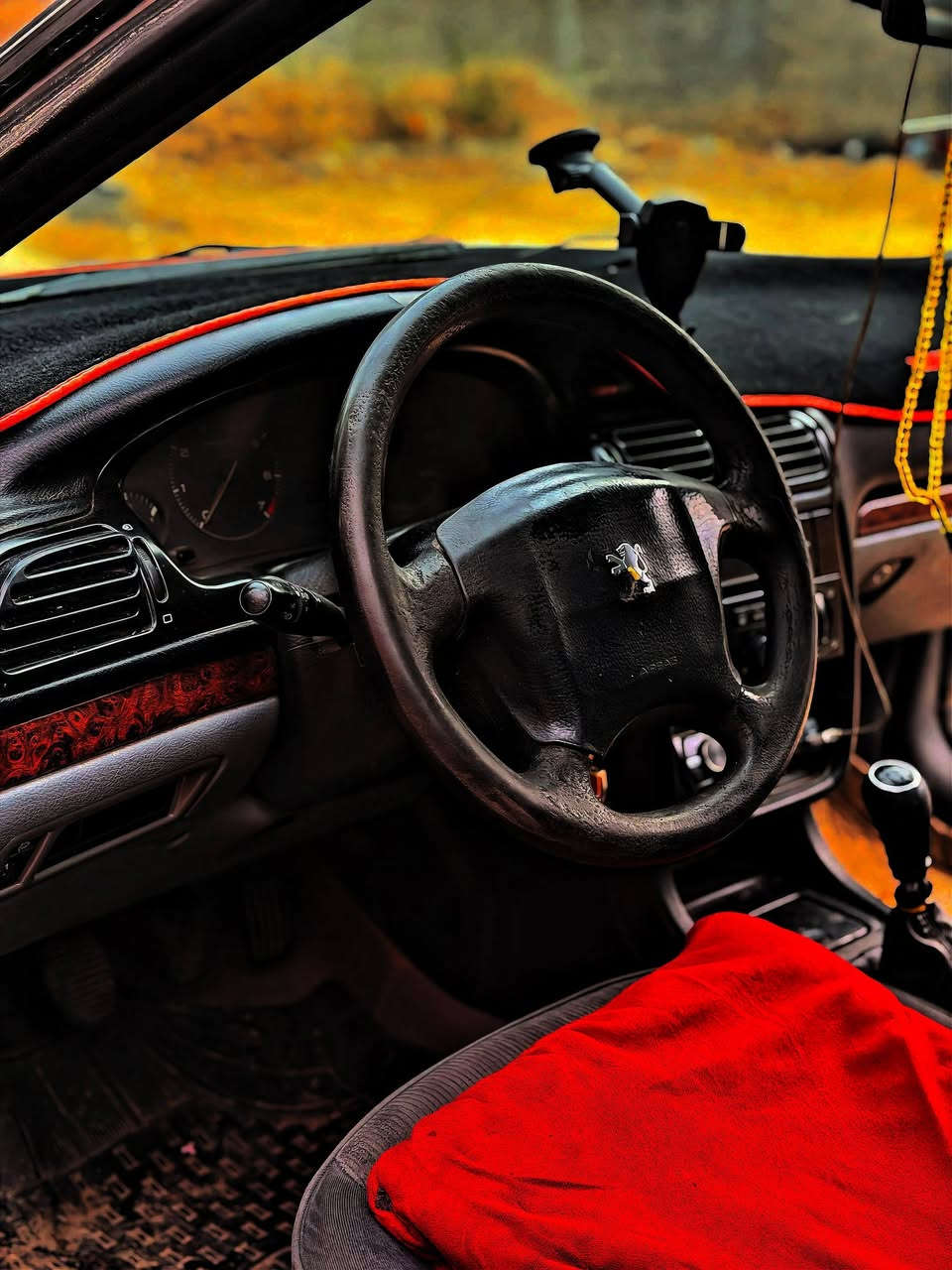 السلام عليكم..عندي بيجو ٤٠٦ بأسمي السيارة للبيع السعر 32 وبيهة مجال ..ممتواجد ع الخاص ...***********
