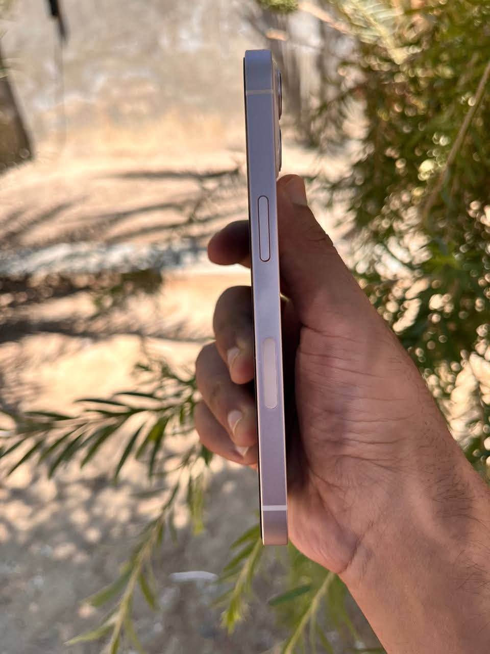 ايفون 13 عادي نضافة 100% لون وردي سعة التخزين 128 نسبة البطارية 🔋 85 دبل سيمكرت متواجد خاص ومتواجد واتساب على الرقم ***********
