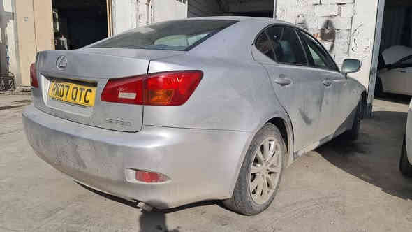 سه ره تا به نا وى خواى گه وره 
بابه ت فرؤشتنى خيرا 
 Lexzus 2007 سوكان عكس 
مه كينه به طه  3000 شه ش پستن گير ئؤتؤ ماتيك
گير و مه كينه به شه رت 
كوشين جلد و كاره باى و سارد و گه رم 
سوكان ڤؤليوم 
سيدى بؤكس 
ئيمبى فاير 
١٢ موكه به ره 
١٢ په ره شوت 
ته بريت مه ركه زى و سارد و گه رم 
ئا وينه كاره باى لايت زينؤن 
لايت محرك كاره باى 
سه ياره كه هه تا بليى جوانه و به موا سه فاته 
ته قه و ره قه ى تيدانيه 
سه ياره كه بئ بؤياخه ليدران و ده عم و موس و برا وه به شه رت 
مه نه فيسته  190 هه زار رؤيشتوه  
ئه گه ر موشته ريت تيل بكه له خزمه تام  
ژ.م . ڤايبه ر . واتساپ ***********
