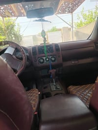 اسلام عليكم نيفاره للبيع سياره جديده بيه مكانات صبغ السونار موجود ابيع...