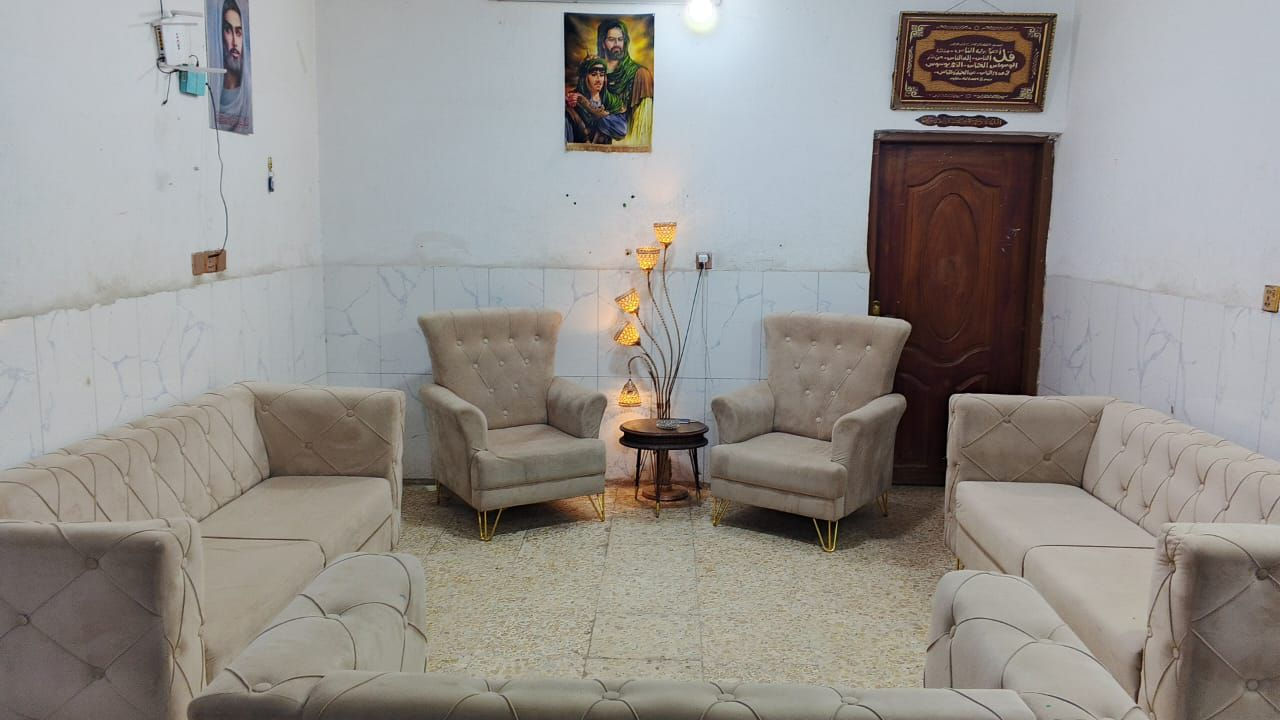 تخم 10 مقاعد نظيف 
سعره 285 وبي مجال لبياع 
يوجد توصيل بكروه ب واتساب
***********
