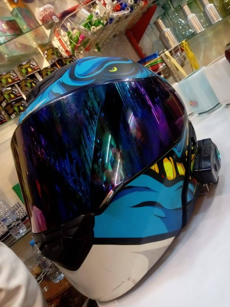 خوذه فك قلاب نضافه 100% مستعمله ايام قليله جهاز مايك اصلي  عزل فول 100%  الجهاز جديد نوعيه ممتازه والخوذه جدا نضيفه سعرهه 60 الف كامله مع الجهاز المايك هذا رقمي و خابرني  ***********
