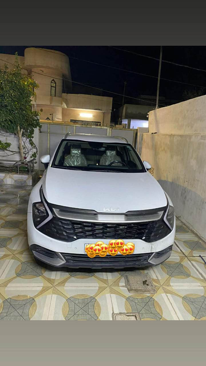 سلام عليكم 
كيا سبورتج 2023 كلين كلين كلين 
نص موصفات معروفه 
ماشي 32 الف كيلو متر 
سيارة جديده بمعنى كلمه 
مكاني كركوك 
السعر 220 وبيه مجال قليل 
للاستفسار *********** كركوك, العراق
