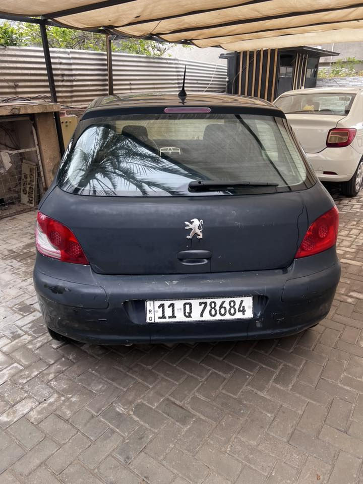 بيجو فرنسي للبيع موديل ٢٠٠٦  الرقم *********** السعر ٤١ ورقة
