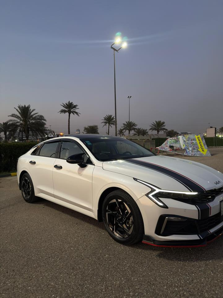 سلام عليكم  k5
للبيع موديل 24 خليجي دوليه فول مواصفات معروفه مواصفات 
دولي  
كفاله عامه سياره بية بارد عل كد اصبع 
بيه سونارين 
السعر 21 وبيه مجال 
اتصل وتدلل***********
