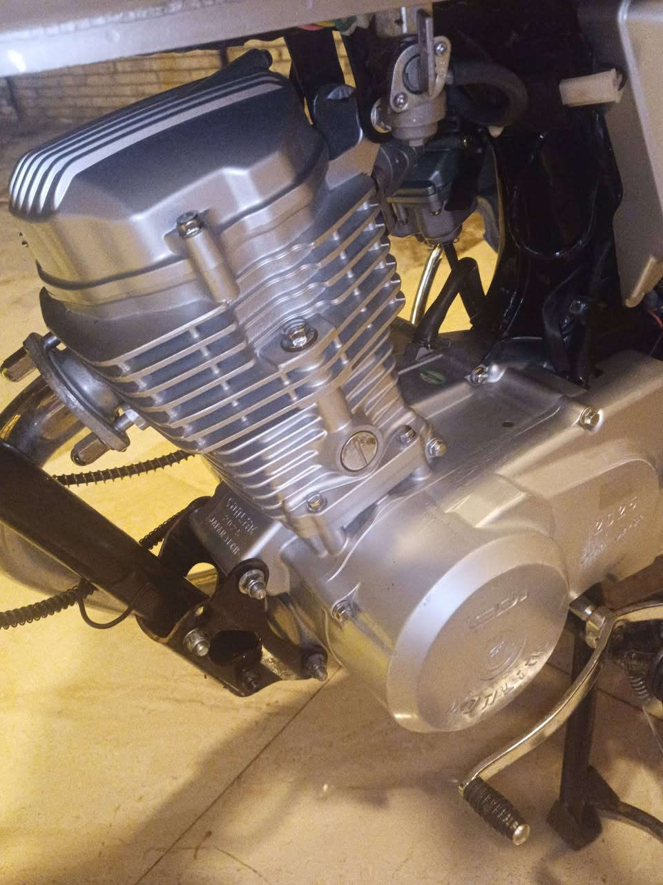 سلام عليكم ورحمة الله  من رخصة صاحب الكروب دراجه نامه موديل 25اوراق دراجه شوفت عينك  سعر 625وبيه مجال هاذه رقمي ‏‪***********‬‏
الموشراي لا يكسر بسعر  وحياكم الله
