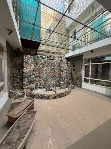 للايـجـار 🏡 الـكـرادة خـارج

عنوان العقار 📍 الكرادة خارج خلف حلويات الزيتون

🔶 المساحة 250 مـتـر

يحتوي على صالة ومطبخ وهول داخلي وغرف نوم عدد 6 

ومجموعة صحيات ✔️

ــــــــــــــــــــــــــــــــــــــــــــــــــــــــــ
‎‏‎((شركة دار السلطان للعقار حيثٌ تَلتَقي الرُوٌية ,بلتَمَيٌز ))

❗️❗️ نسـتـقـبل العروض البيع الشراء والايجار ❗️❗️

بيع - شراء - ايجار - ادارة امـلاك - مقاولات عامة

‎‏‎📊كل ماعليك الاتصال أو المراسلة على الصفحة *ʲᵒⁱⁿ ᵘˢ*

 حسن زوانة *********** - ***********

‎‏‎الفرع الاول /عرصات الهندية مجاور فندق بلوم 

‎‏‎ الفرع الثاني /الـسـيـديــة الضباط مقابل افران الرباط

‎‏‎‏‎زبائننا الكرام بِكُم نَرتقي ونَتشرف بزيارتِكم ونَفتخر بخِدمتِكم ❤
