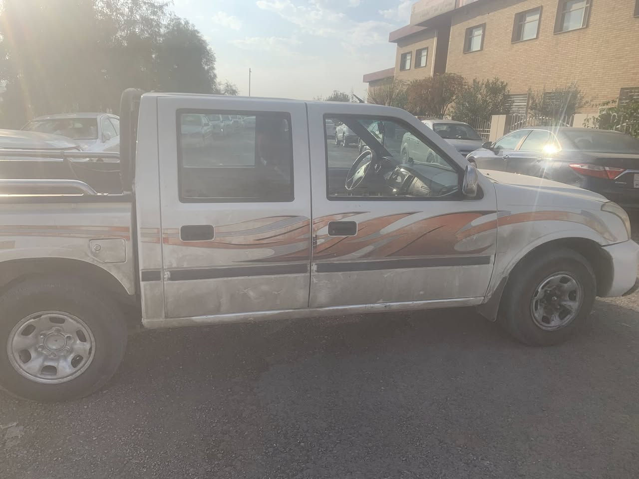 كوناي ٢٠٠٩بو فروشتن
ته قه و ره  قه و اكسل  به شه رت
كيرومه كينه به شه رت 
كاره باي و ته بريدي سا ردو كه رم به شه رت
يه ك دينارمه سره في تيا نيه
خازو به نزينه كابريته ره 
مه نه فيستي اسلي له كه له و كوديشم بو كردوه
ليدرواو بوياخ به شه رت
٣٨$
***********
