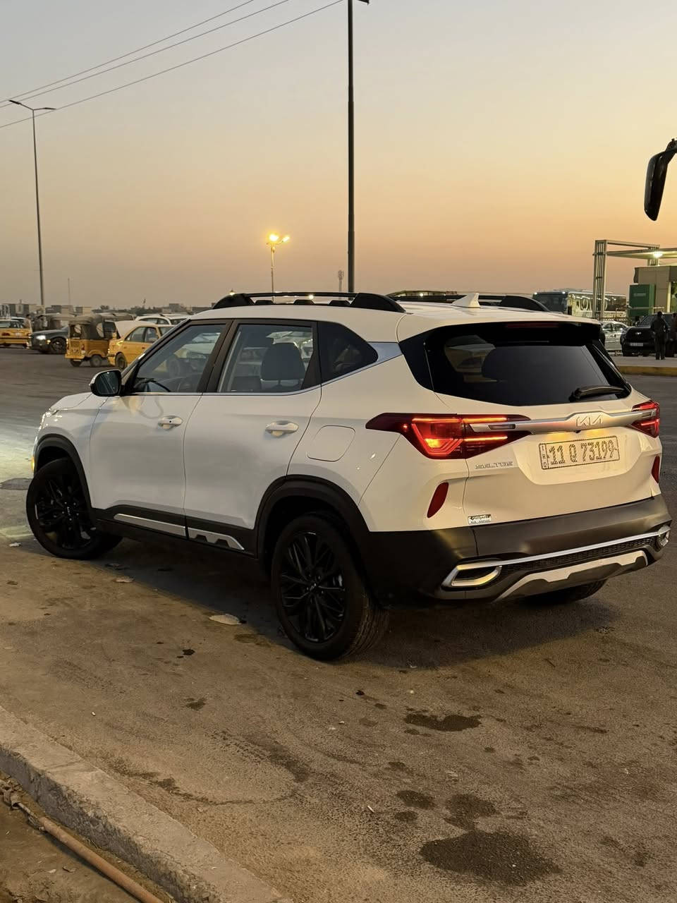 السلام عليكم
لبيع كيا سليتوس موديل 2023
موصفات فول ما عدا الفتحه
السياره ماشيه 29 الف 
رادار امامي
رادار خلفي
رادار جانبي
تحديد مسار
مانع نزلاق
كشنات جلد+مخمل
اشاير بل مري
شاشه كبيره
كامره دواره
ثلاث وضعيا قياده
تشغيل عن بعد فول تحكم ستيرن
لد امامي
ويل كب
1600 تيربو
السعر 160 وبيها مجال 
للاستفسار فقط اتصال او وتس ***********
