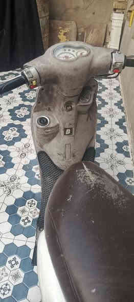 للبيع دراجه فله ياباني موديل 2009 دراجه كامله وكل نقص مابيه خير من الله كهربائيات  شغاله سعر850 مكاني كوت الزوريجات ***********
