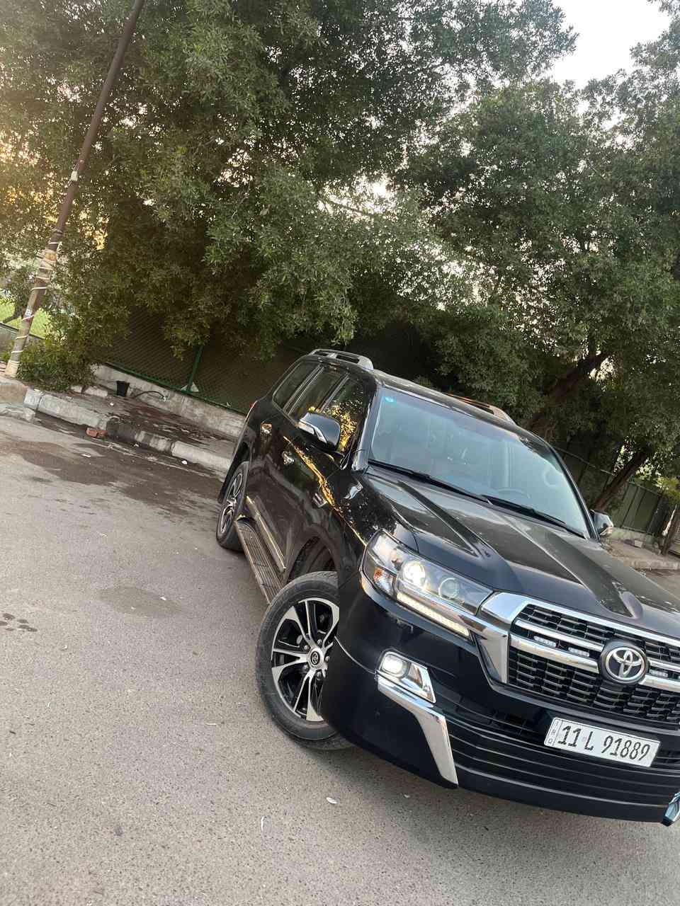 لاندكروز 2021 بحريني GXR
ماشية 80 الف كيلو 
فول مواصفات
رقم  بغداد
 بيها فقط بارد بسيط والباقي كفالة 
________المـواصـفـات ___________ 
حساسات امامي خلفي 
كامرات 360 امامي وخلفي وجانبيات
شاشة حجم كبير + شاشة خلفية 
جنطة كهرباء 
تشغيل عن بعد
‏  Bluetooth / USB
السعر 575 ورقة وبيها مجال 
مكاني بغداد 
للتواصل ***********
