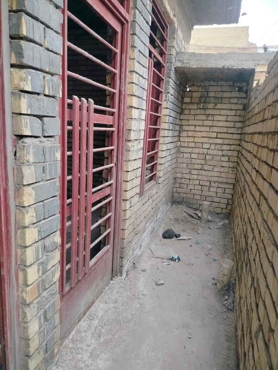 بيع مستعجل مستعجل انزل السعر بسعر قطعه  هيكل سند 25 بشارع خوله 72 متر واجهه 6 ونص نزال 11 مدخلين بناء كلش حلو مقابيله فرع بي 3 غرف نوم و3 حمامات ومطبخ     واستقبال رفت 50 cm مسحوب مي ومجاري *********** للبيع سعره ،65
