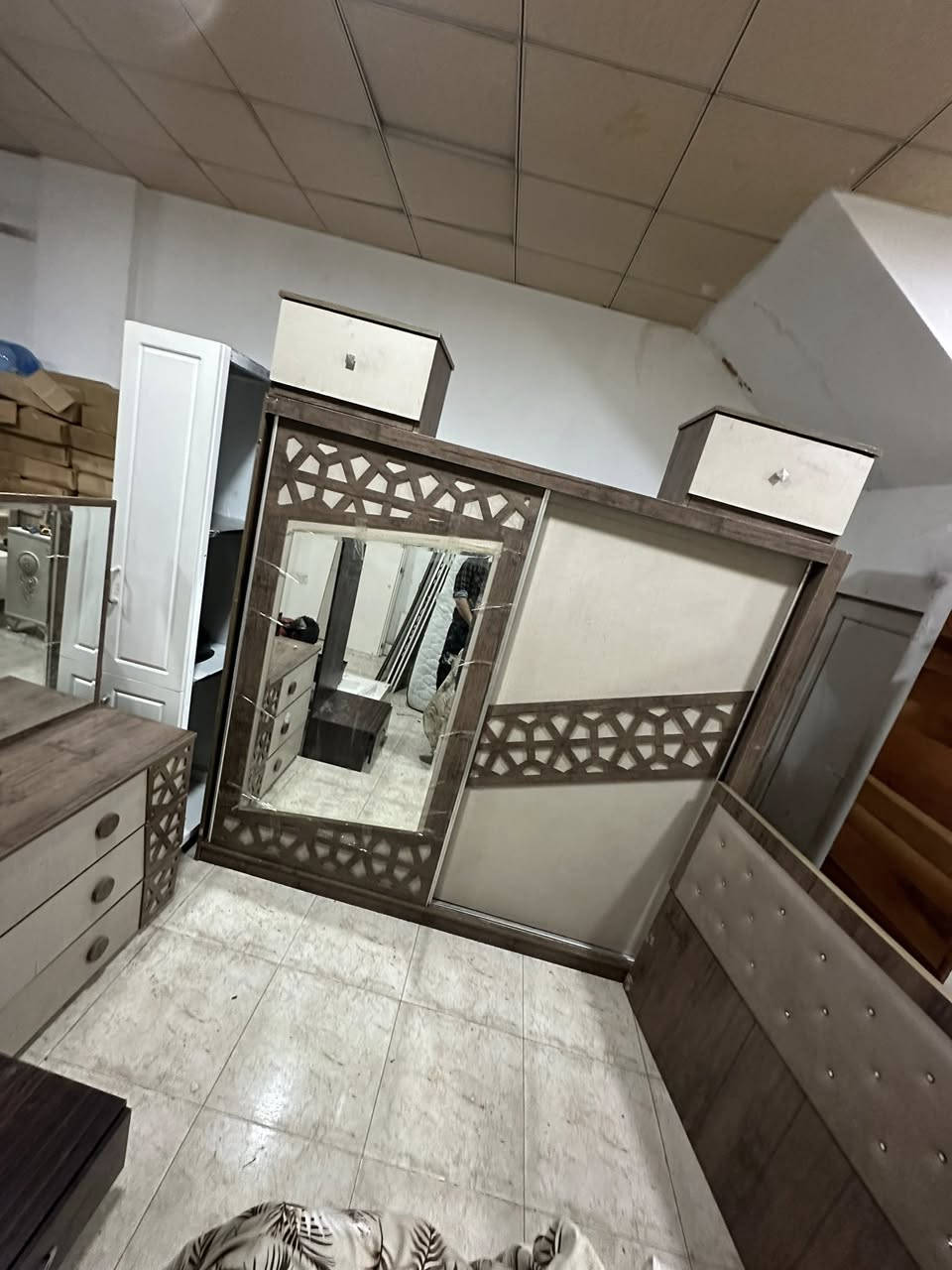 سسسسعر 175 الف فقط  غرفه كامله 5 قطع 
***********
واتس فقط
