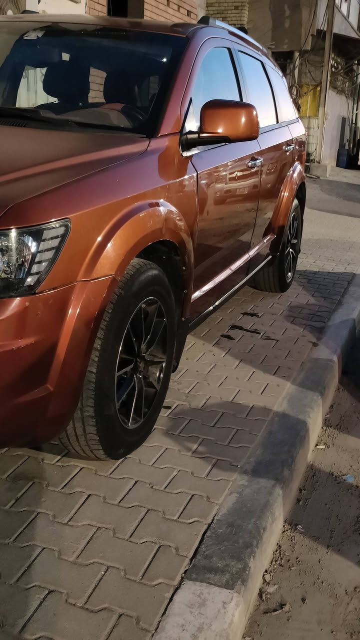 دوج حوراني مكينه 6سلندر3600المقاعد5 رقم بصرة بسمي كشنات جلد شاشه كبيرة حساسات خلفيه كامره هوك بلاد فتحت سقف بصمه تشغيل عن بعد الارضيه مدوشمه جلد كشنات جديده بيها تلبيسه قطعتين صبغ مدكر الامامي الايمن والبنيد للجماليه فقط ***********بي واتساب
