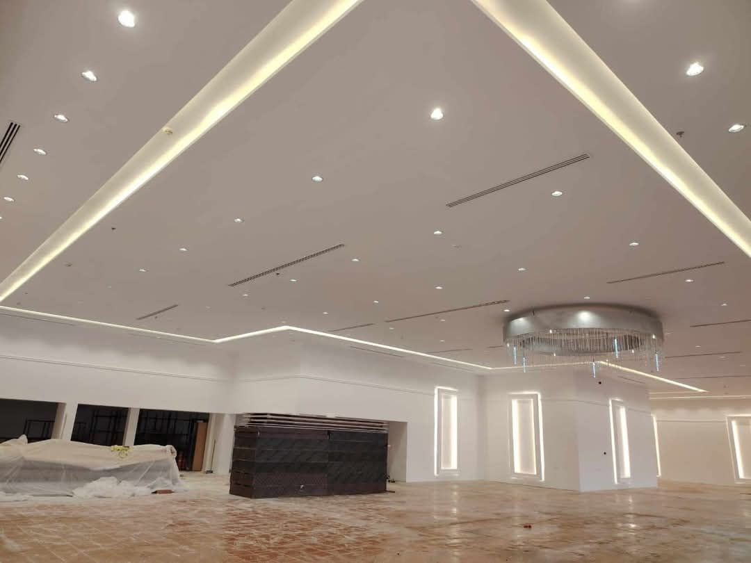 احدث التصاميم والديكورات
بكادر مختص
دقة والتزام بمواعيد العمل
افضل انواع المواد والصبغ
وبأسعار مناسبه
يوجد لدينا كادر مختص للكهرباء 
للتواصل وتساب
***********
