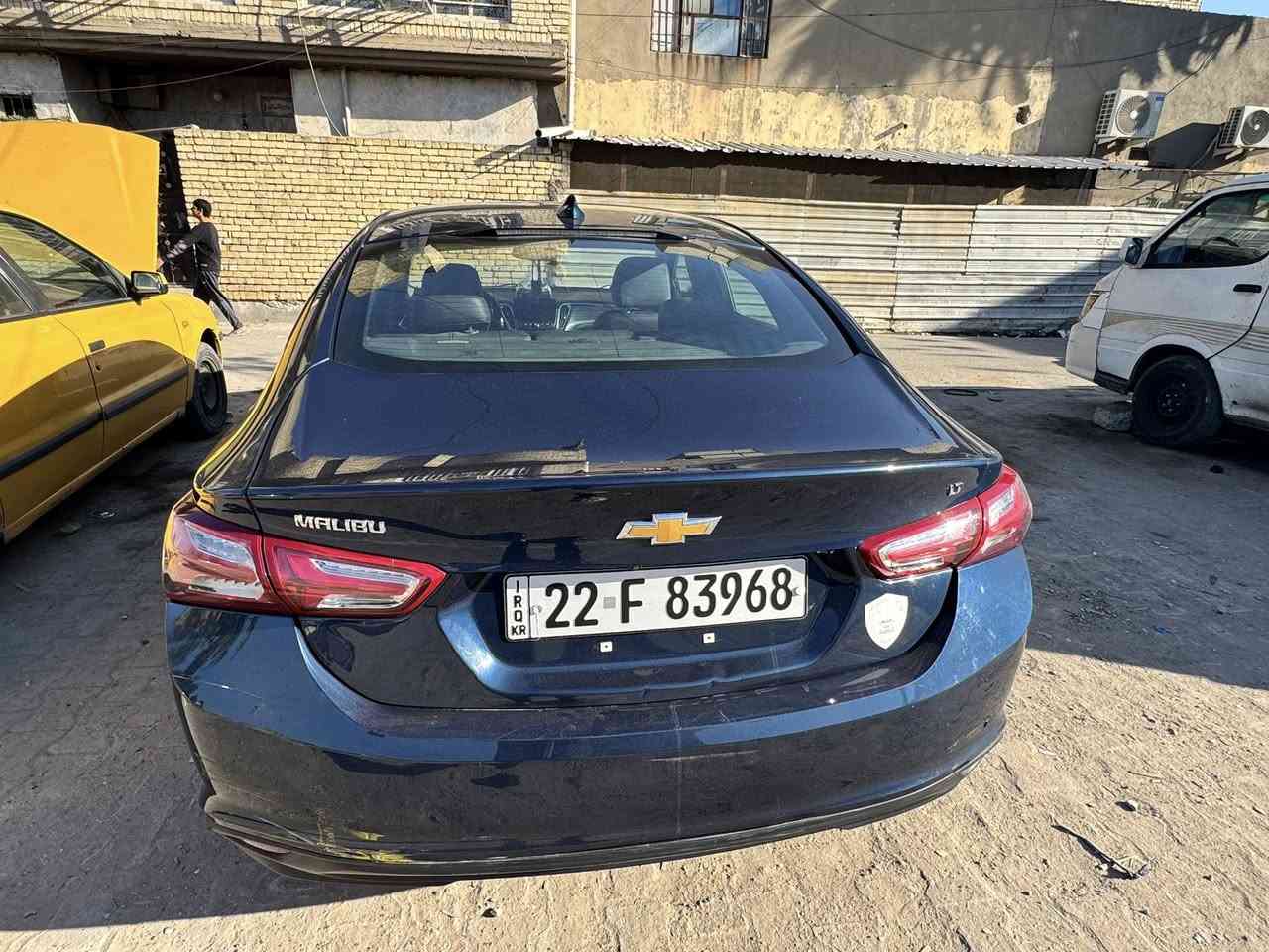 السلام عليكم
ماليبو 2021 لون نيلي 

رقم اربيل بأسمي شرط التحويل 

ماشية 65 كم

مكينة 1500 

داخل جلد اصل

بدون سيرفس 

بك لايت لد طيارة 

وصور التقرير ورقم الشاصي مرفقة بالمنشور 

مكان السيارة بغداد مدينة الصدر 

(***********)
سعر السيارة 128 ورقة وبيها مجال بسيط
