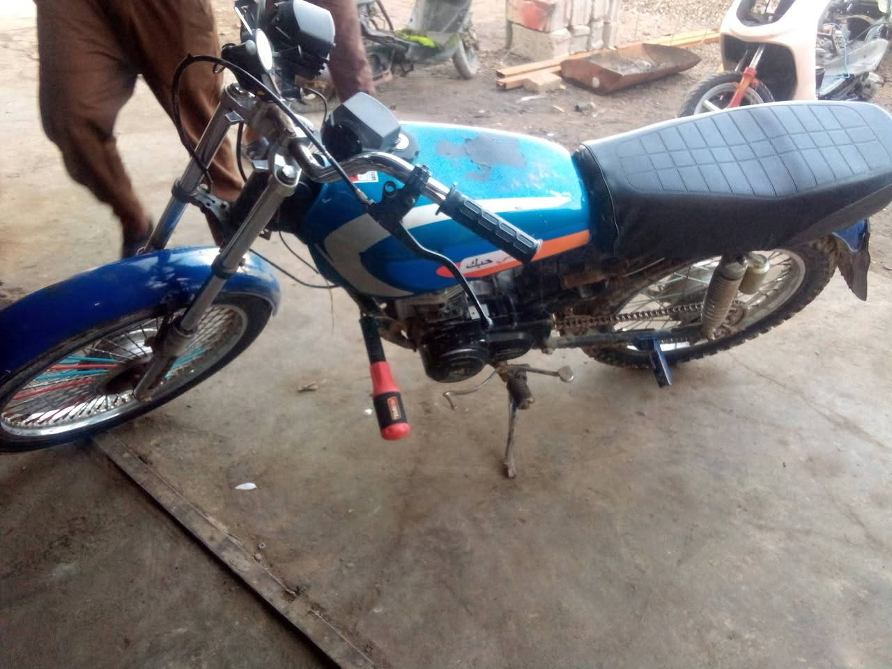 دراجة للبيع
***********
اتصل وتدلل
